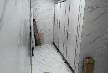 # Vách Ngăn Vệ Sinh - Giải Pháp Hiện Đại Cho Không Gian Sạch Đẹp